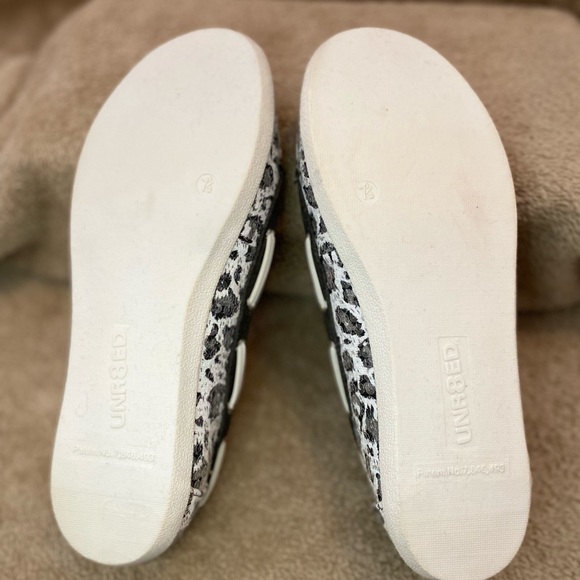 Cheetah Loafers size 7.5 - Picture 4 of 7